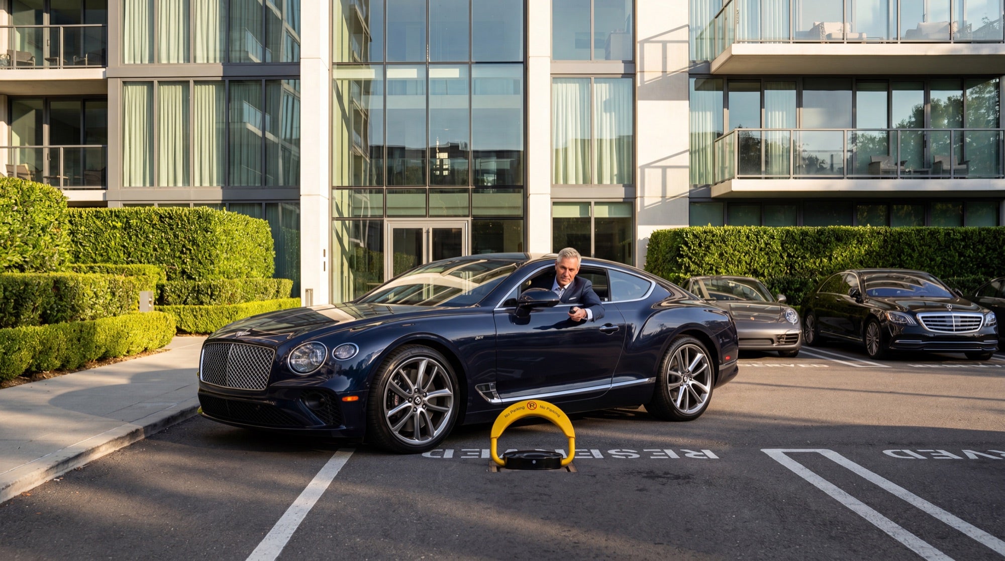 ParkGuard remote-controlled parking barrier, image 2 of 5